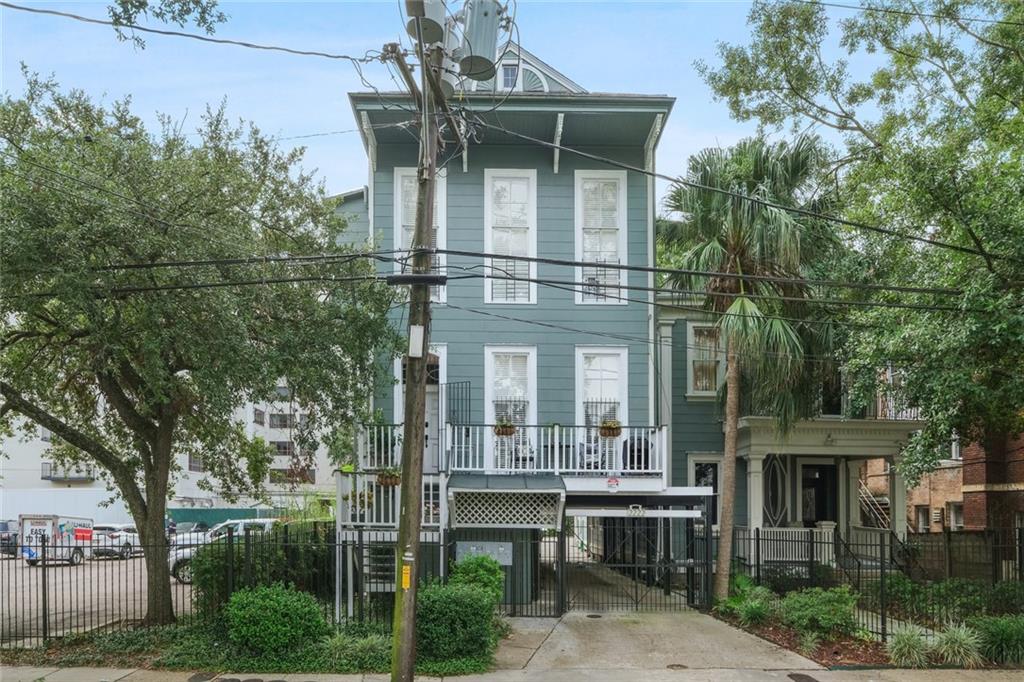 2222 Carondelet Street New Orleans LA 70130