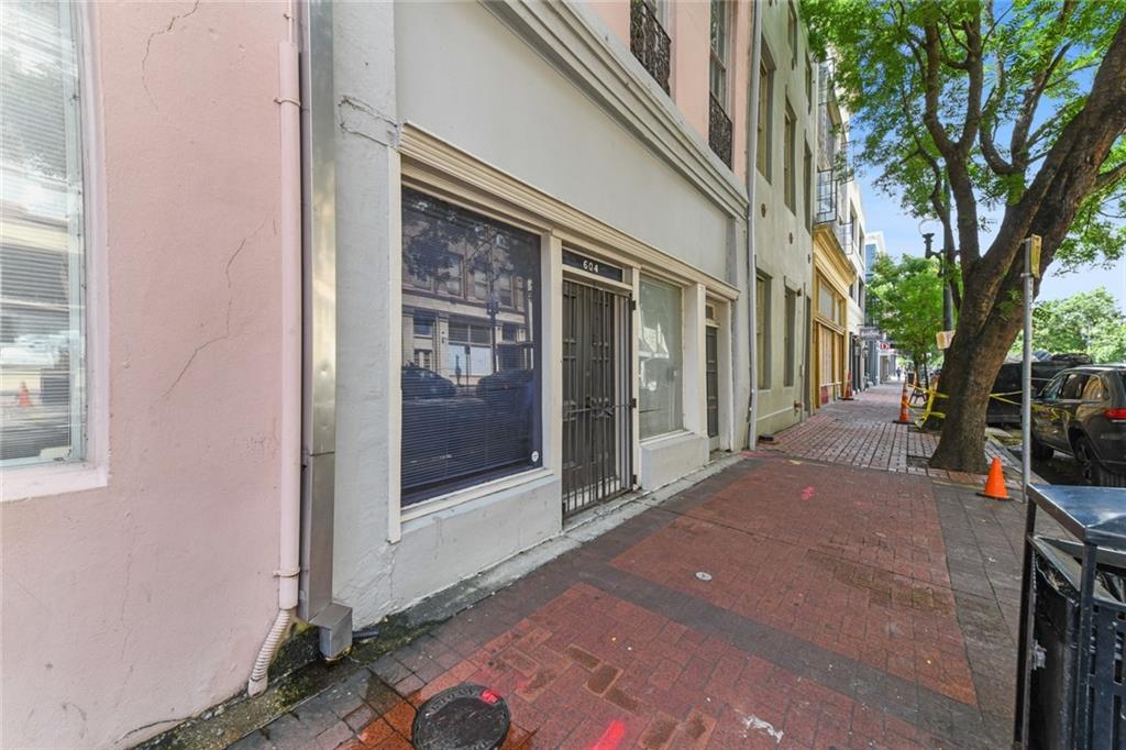 604 Baronne Street New Orleans LA 70113