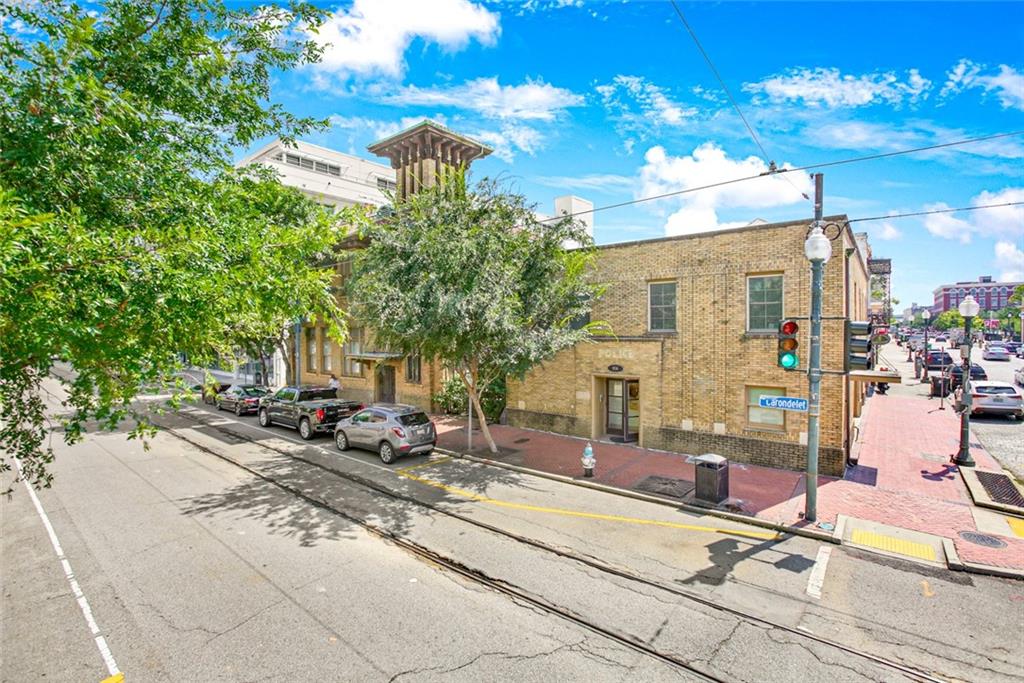 856 Carondelet Street New Orleans LA 70130